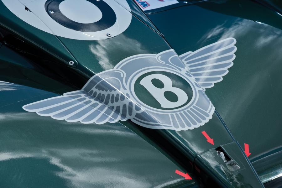 Логотип Bentley EXP Speed 8 2002 года  (фото 4 из 66)
